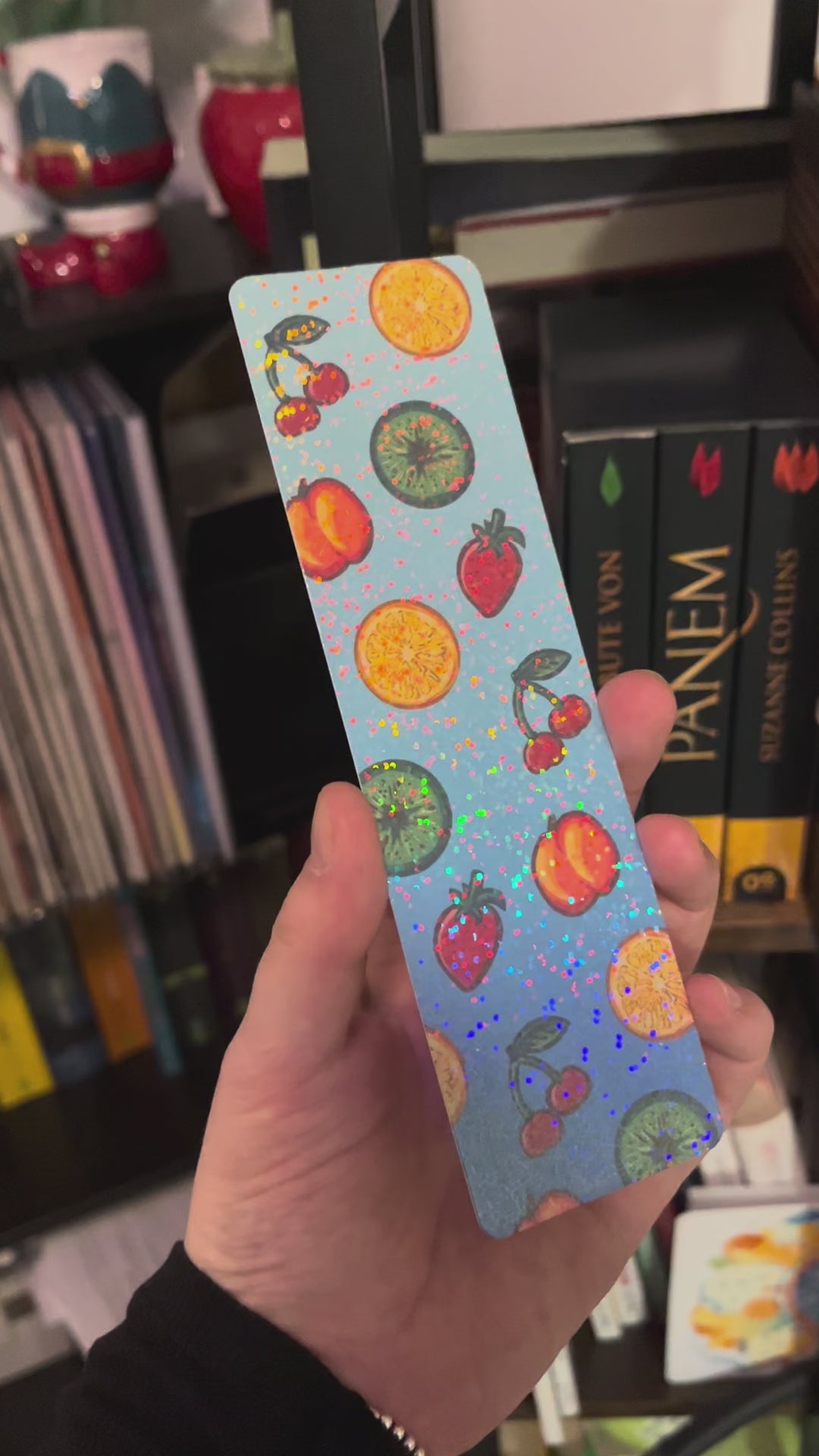 Fruity Lesezeichen mit Kirsch-, Erdbeer-, Pfirsich-, Kiri und Zitronen Print mit holographischer Folie laminiert, knickfest, Bücherliebe